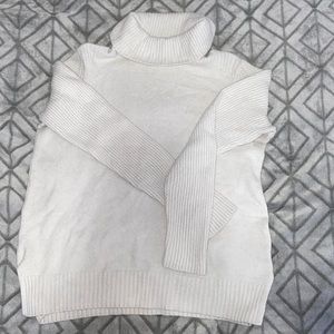 White turtle neck sweater